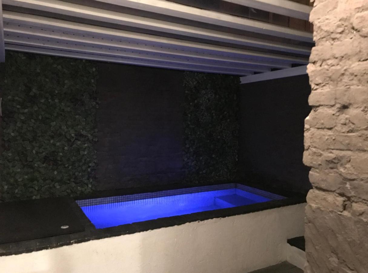 Pequeno Alojamiento Con Mini Piscina - No Climatizada Валенсия Экстерьер фото