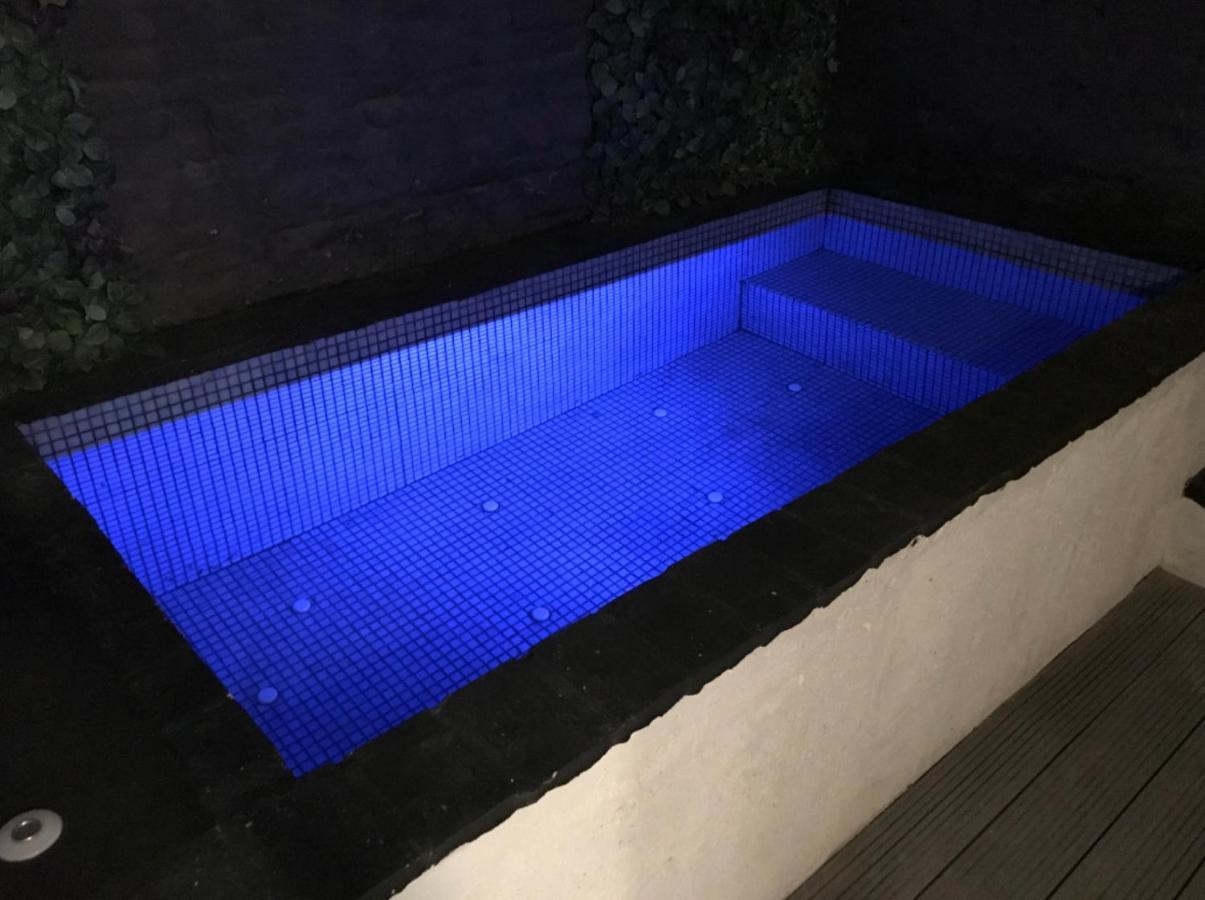 Pequeno Alojamiento Con Mini Piscina - No Climatizada Валенсия Экстерьер фото