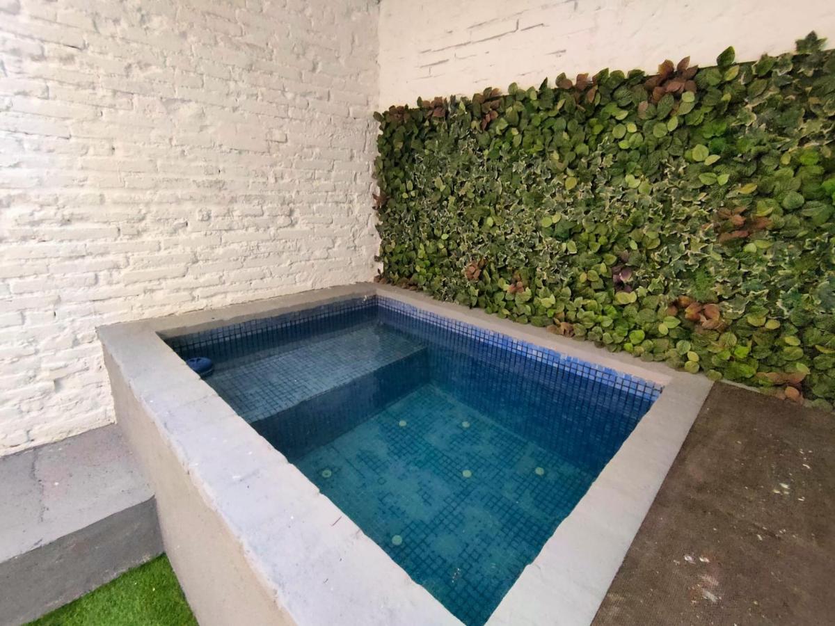 Pequeno Alojamiento Con Mini Piscina - No Climatizada Валенсия Экстерьер фото